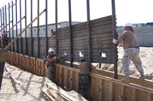  Der Grenzwall zwischen Mexiko und den USA: Lasst Hundert Mauern erblühen!